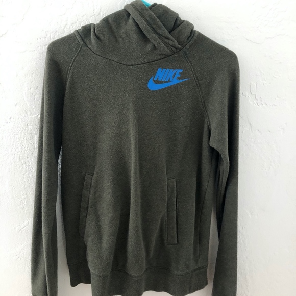 forest green nike sweatshirt